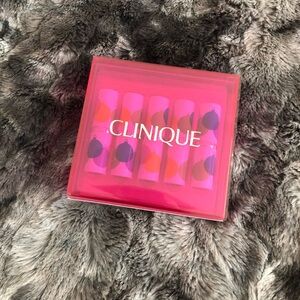 💋Clinique Kisses Box with Pink Accents💋